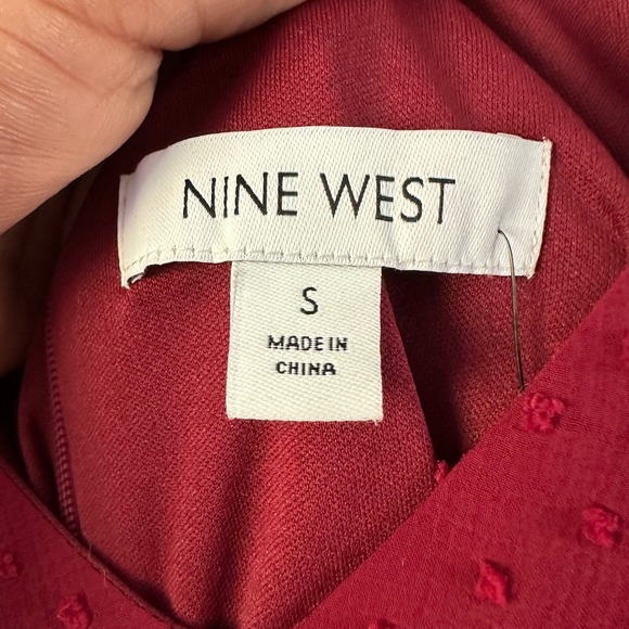 Nine West V-Neck Bubble Sleeve Swiss Dot Burgundy Dress SMALL‎ - Picture 2 of 14